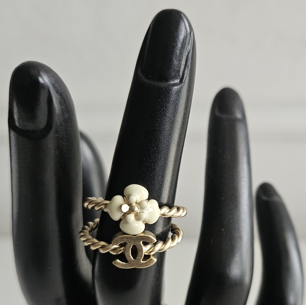 Chanel Double Enamel Camellia & CC Twist Ring Set - Picture 5 of 12